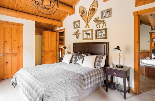 Labelle House | Chalet Cherokee Waterfront Chalet Near Mont-Tremblant