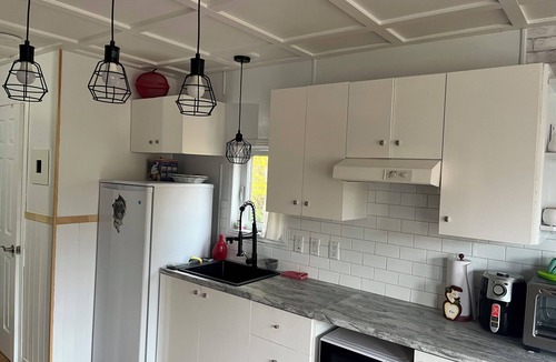 Clarke City Ski Chalet | Chalet chez Mayan et Doly Dogs welcome