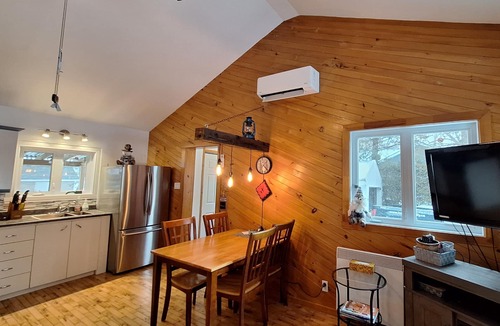 Saint-Remi-de-Tingwick Ski Chalet | Chalet du Ruisseau Avec Spa - Ski, Quilles, Golf, Lac ou Détente?