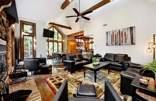 Stoneham House | Chalet de luxe acceptant les animaux à louer CITQ 240284