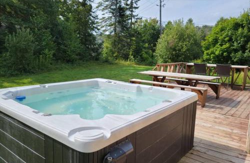 St-Adolphe-d'Howard House | Chalet du lac avec SPA privé, wifi, BBQ et SUP