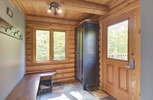 Labelle Ski Chalet | Chalet en Bois Rond Avec SPA/LAC À Proximité/Tremblant