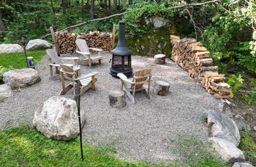 Lac Superieur Village Ski Chalet | Chalet FEU en pleine nature à Tremblant.