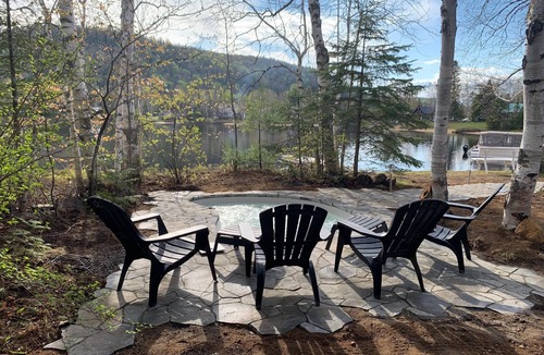 Mandeville Ski Chalet | Chalet l'Oasis with private beach