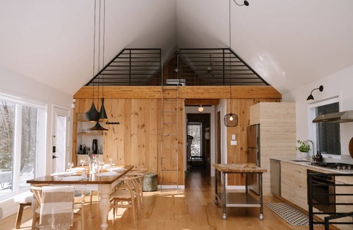 Chertsey Ski Chalet | Chalet La Trepa | Ski, Spa, Sun Deck, Fire pit