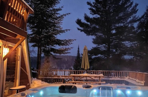 Chertsey Ski Chalet | Chalet Nid Vert, Chalet Lanaudiere w/SPA 1hr from MTL