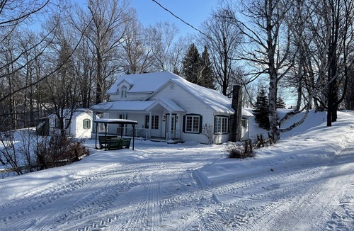 Chateau-Richer Ski Chalet | Chalet OASIS DE PAIX