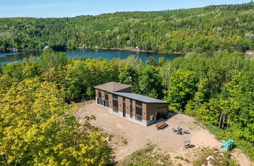 Mandeville Ski Chalet | Chalet Orion, Lanaudière, spa, lake access, family-friendly and petfriendly