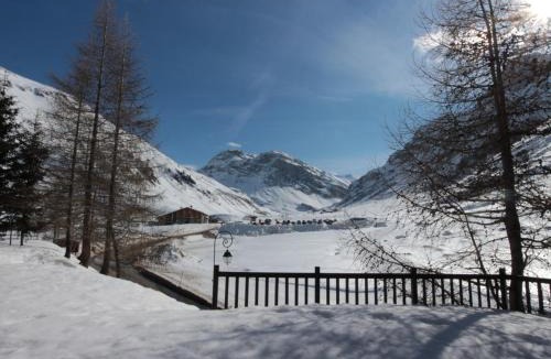 Val-d'Isere Ski Chalet | Chalet rustique chaleureux avec cheminée à Val-d'Isère - FR-1-694-219