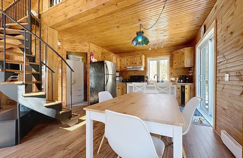 D'Autray Regional County Municipality Ski Chalet | Chalet Skadi