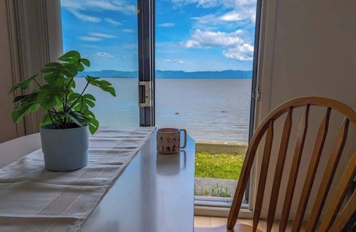 Cap-Saint-Ignace Ski Chalet | Chalet Studio #6 Waterfront with Spa, Fireplace & Wifi