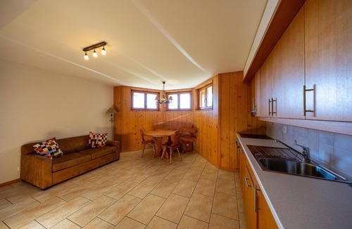 Nendaz Ski Chalet | Chalet Vansamis, views & sauna