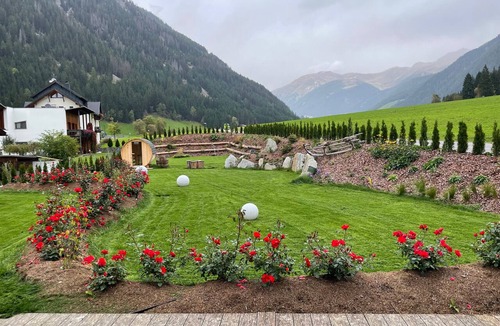 Prateria Ski Chalet | Chalet “Villa Anita The Garden” with Mountain Views, Wi-Fi, and Air Conditioning