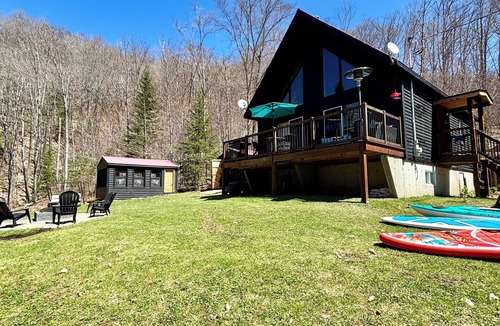Entrelacs Ski Chalet | Chalet with access to two lakes in the heart of nature