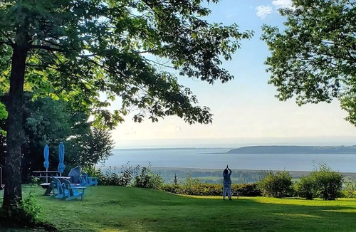 Saint-Joachim Ski Chalet | Chalet with exceptional view of the St. Lawrence