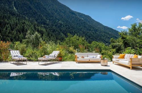 Seez Ski Chalet | Chalet Wonderland - OVO Network