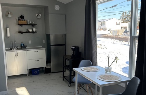 Souris Apartment | Chapel Suites - 2 Queen Suite