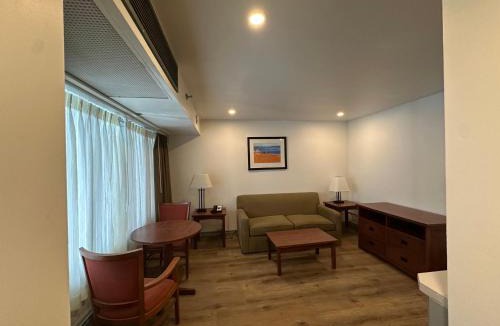 Queens Square Hotel | Charlottetown Inn & Conference Centre