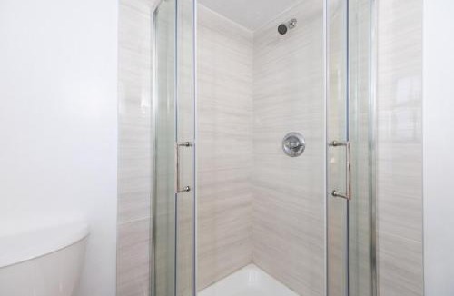 South Surrey Apartment | Charming 1 br Retreat in South Surrey White Rock