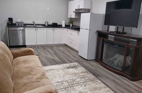 Timberlea House | Charming 2-bedroom house with WiFi, AC in Fort McMurray