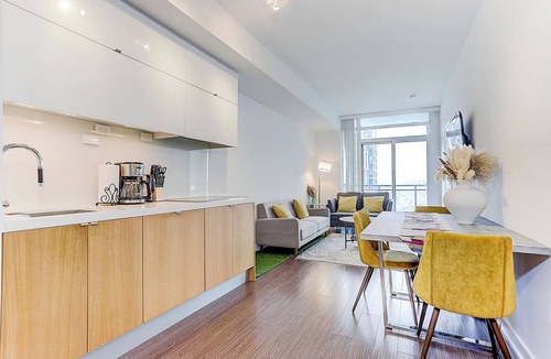 CityPlace Apartment | Charming 2-bedroom apartment with WiFi, AC near CN tower