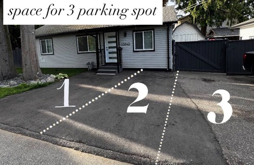 Abbotsford House | Charming 2-bedroom house with WiFi, AC in fabulous Abbotsford