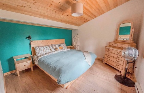 Blaeberry House | Charming 2-bedroom house with AC, WiFi in fabulous Blaeberry