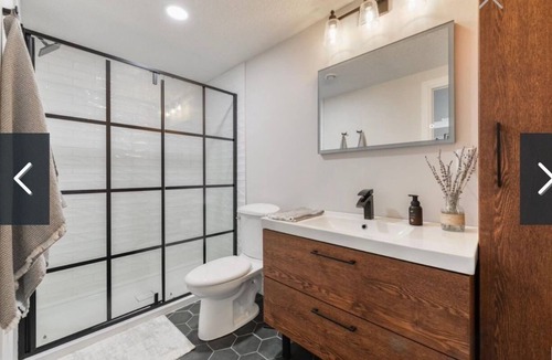 Northwest Edmonton House | Charming 2-bedroom house in awesome Edmonton with AC, WiFi