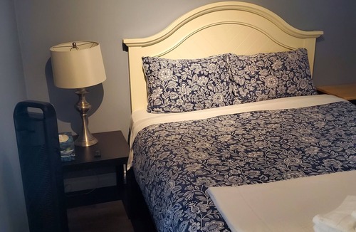 Southwest Mission House | Charming 2-bedroom house in beautiful Kelowna with WiFi, AC
