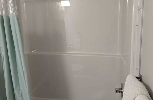 Evanston House | Charming 2-bedroom townhome in marvelous 215 with WiFi, AC