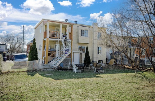 Pont-Viau Apartment | Charming 2-room apartment – ​Close to the Metro