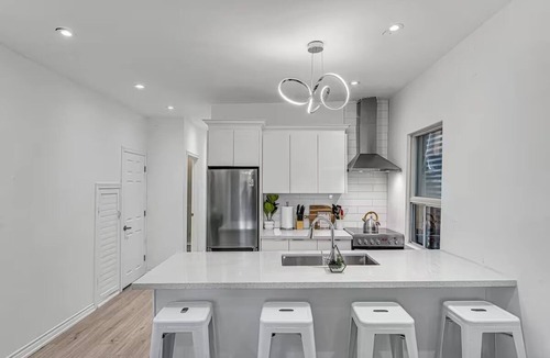 Leslieville House | Charming 2BR Home in South Riverdale with Backyard
