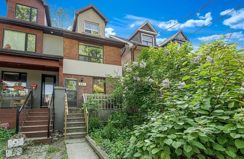 Leslieville House | Charming 2BR Home in South Riverdale with Backyard