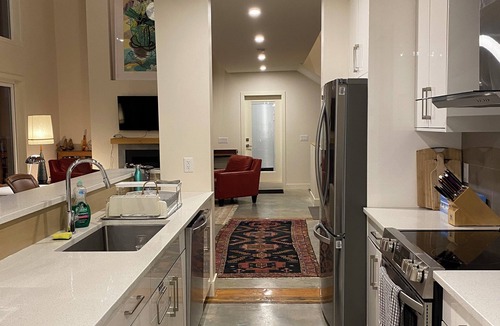Roberts Creek House | Charming 3-bedroom house in marvelous Roberts Creek with WiFi