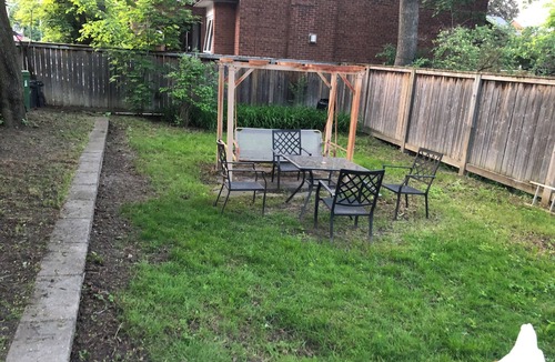 Lawrence Park South House | Charming 3 bedroom & 1.5 bath with parking (Yonge & Eglinton