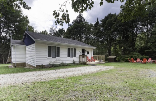 Mill Cove Cottage | Charming 3 Bedroom Cottage near Hubbards; very close to Fox Point beach