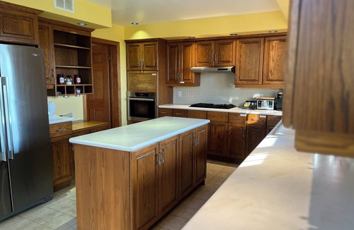 West Lincoln House | Charming 3-bedroom farmhouse with AC and WiFi in Dunnville