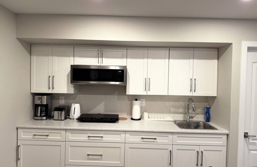 Fort Gary Apartment | Charming and Cozy Private 2-Bedroom Suite