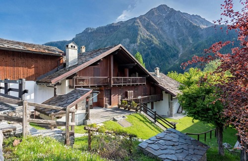 Verrand Apartment | Charming Apart with Garden in Courmayeur, Courmayeur, Italy