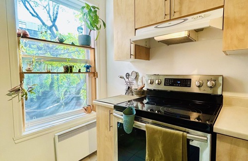 Mile-Ex Apartment | Charming Apartment with Garden in the Heart of Mile-Ex