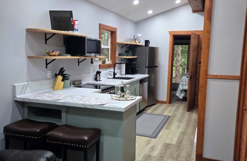 Regional District of Nanaimo Cabin | Charming cabin in outside lovely coombs on 10 acreas veryprivate