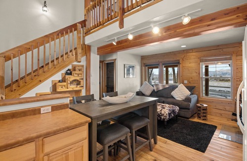 Glenwood Springs Cabin | Charming Cabin in Beautiful Park-Like Setting
