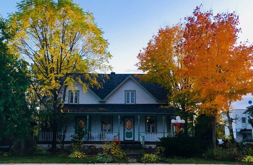 Montebello House | Charming chalet in Montebello with River view
