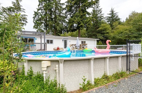 Comox House | Charming Comox Retreat: Pool, Jacuzzi, Near Beach, Parks and Pub
