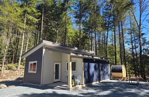 Fraser Valley Regional District Cabin | Charming cozy cabin tucked away in a peaceful corner of nature, perfect escape!