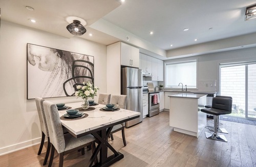 Downsview House | Charming Elegance 5Bedroom with Private Bathroom/Bus/Yorkdale Shopping/Park