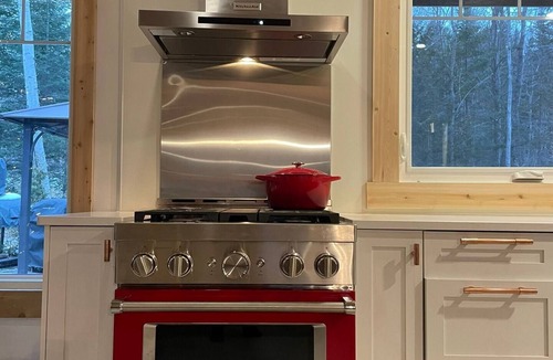 Lion's Head Cottage | Charming French-Country Home w/Hot Tub & EV Charger Near Bruce Trail