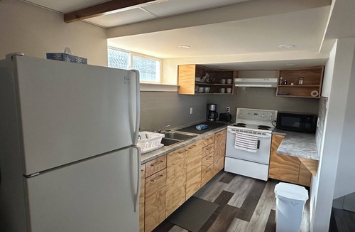 Deux-Montagnes Apartment | Charming guesthouse on 2 floors