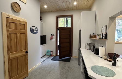 Kearney Cabin | Charming Guesthouse for a romantic getaway!