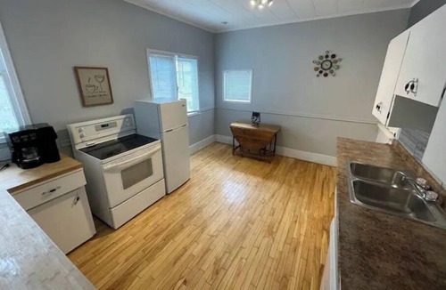 South Lethbridge House | Charming heritage house 2-bedroom home in the heart of downtown.